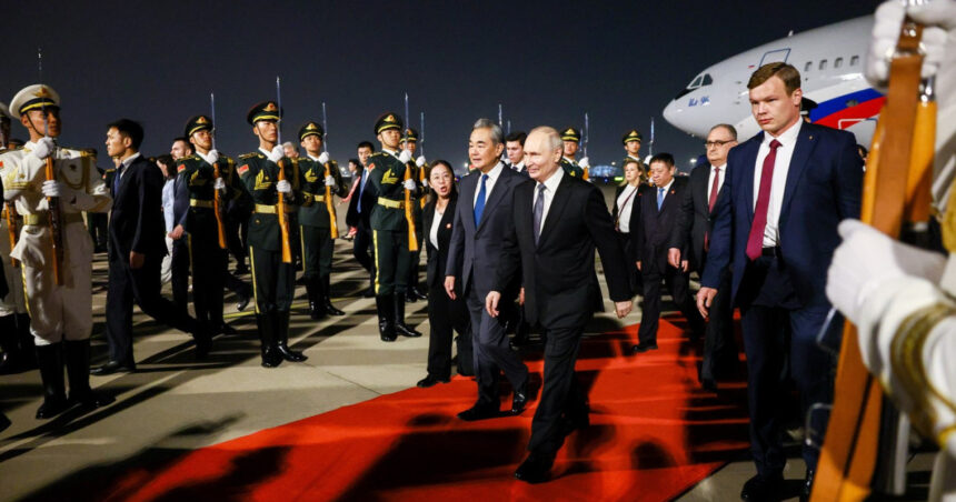 videofoto primire cu fast pentru putin la beijing la scurt timp dupa vizita lui trump incredere crescanda a chinei in locul si pozitia sa 6a0cbbc227b3e