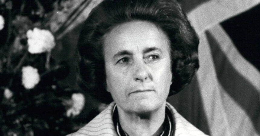 accidentul secret al elenei ceausescu sotia dictatorului a suferit un traumatism cranian sever ce a facut securitatea cnsas 6a3bd3313db56