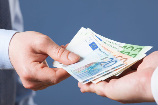 acuzatii de trafic de influenta in arges barbat prins dupa ce ar fi promis interventii la un judecator pentru 5 000 de euro 6a38ed3a566b1