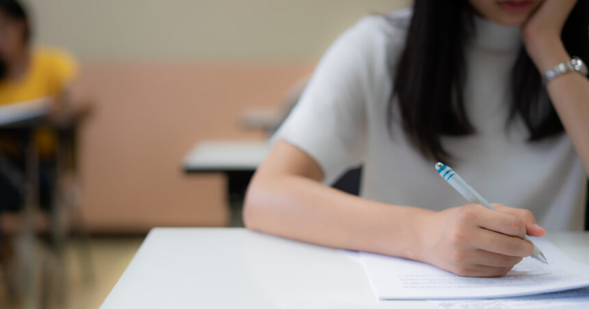 bacalaureat 2026 cum pot fi corectate greselile din lucrare regulile pe care candidatii trebuie sa le respecte in sala de examen 6a409df9de67b