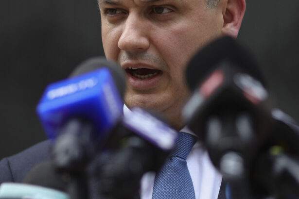 cand va depune eugen tomac programul de guvernare in parlament azi sunt programate discutii cu presedintii celor doua camere 6a2e3ab8ccc5b