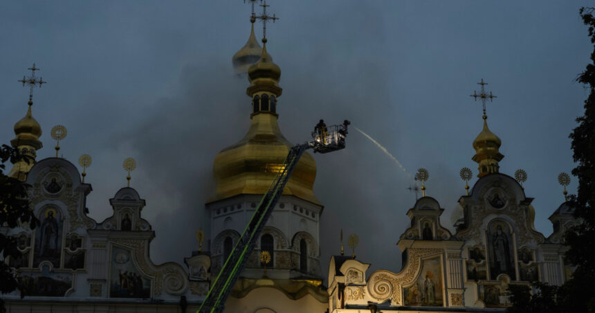 cat ar putea dura restaurarea complexului manastiresc lavra pecerska din kiev bombardat de rusi la ce suma sunt estimate pagubele 6a3232653b2c4