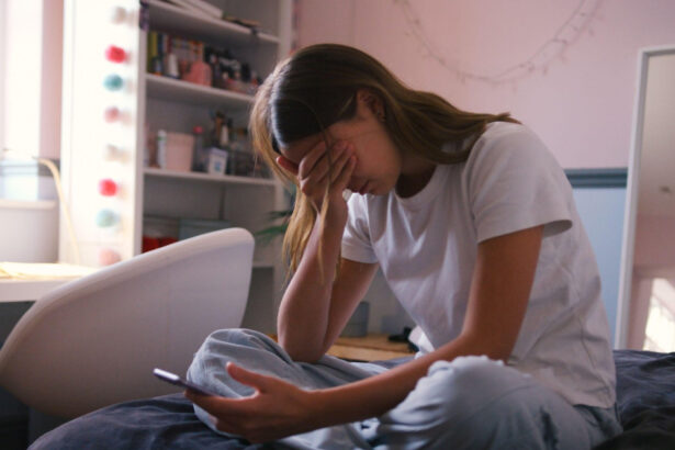 cate ore pe zi pe retelele sociale cresc riscul de depresie la adolescenti concluziile unui studiu desfasurat timp de un deceniu 6a2e3e6b112b5