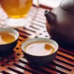 ce inseamna cu adevarat sa bei ceai in china si de ce doua degete batute in masa spun mai mult decat orice cuvant 6a3562759df15