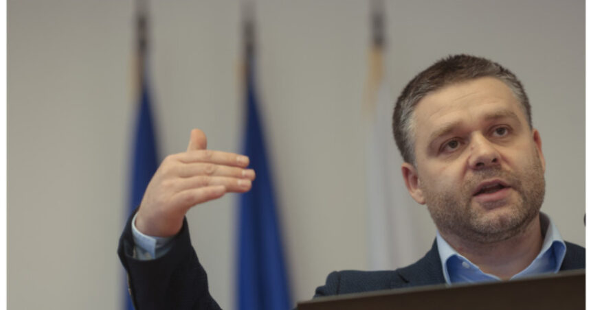 ciprian ciucu va lipsi de la sedinta pnl primarul general e la singapore a picat prost pentru mine din cauza tentativei de puci 6a2fb927b48a9