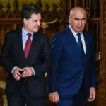 criza guvernamentala profunda negocierile au esuat pe toata linia nicusor dan a tipat la bolojan aur se mentine pe anticipate si suspendarea presedintelui 6a3ec57c56cf0