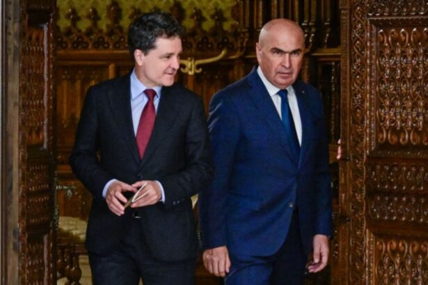 criza guvernamentala profunda negocierile au esuat pe toata linia nicusor dan a tipat la bolojan aur se mentine pe anticipate si suspendarea presedintelui 6a3ec57c56cf0