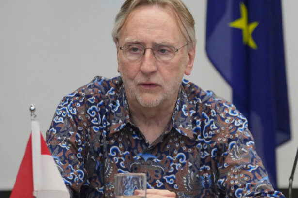 cum a reusit un teolog devenit europarlamentar sa transforme arta negocierii intr un atu neasteptat al ue in fata lui donald trump 6a322edbbfabd