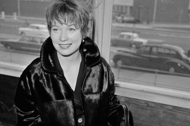 cum arata shirley maclaine la 92 de ani povestea unei legende de la hollywood varsta este doar o cifra 6a35a817ba3e3