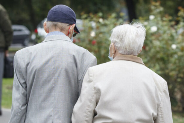 doi pensionari au devenit milionari in euro dupa ce au dat statul in judecata in urma unor lucrari impotriva inundatiilor 6a314afa39a14