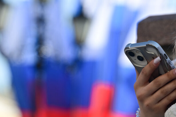 doua telefoane si o aplicatie cum reusesc rusii sa ocoleasca cortina de fier digitala a lui vladimir putin o mare pacoste 6a2d838c03fd2