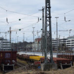 doua vagoane ale unui tren de marfa au cazut de pe un pod in munchen o persoana a fost grav ranita 6a36354b7e6de