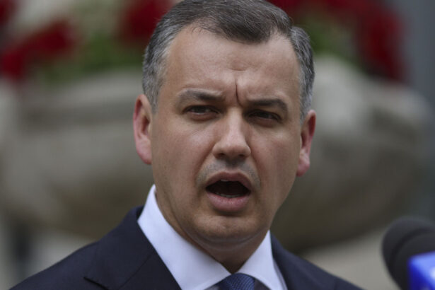 eugen tomac nu mai putem trai dupa romania creionata de pe timpul lui ceausescu si subventiona primarii cu 300 de locuitori 6a2d91f85403e