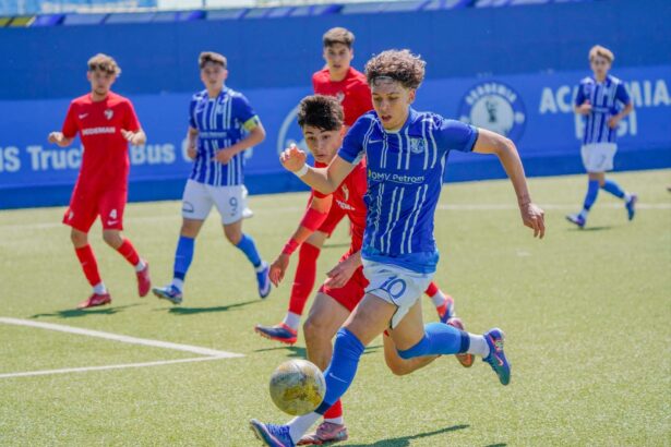 farul constanta a trimis doi dintre tinerii campioni u18 in liga a 2 a 6a2ef5d6409eb