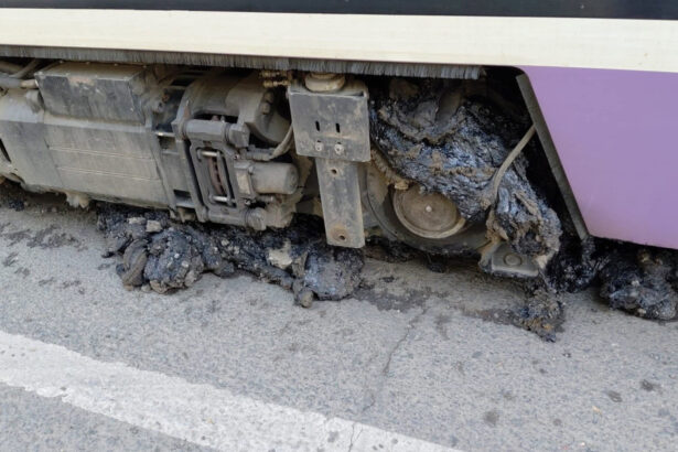 foto cum arata sinele de tramvai la timisoara unde au fost peste 60 de grade la nivelul solului pune in pericol circulatia 6a42db05922f2