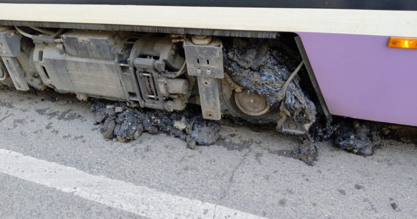 foto cum arata sinele de tramvai la timisoara unde au fost peste 60 de grade la nivelul solului pune in pericol circulatia 6a42db05922f2