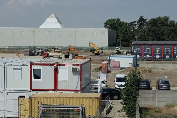 foto fratii paval sunt tanc construiesc un magazin dedeman chiar sub nasul hornbach cu mcdrive in incinta investitiei 6a3c4e9f88df5