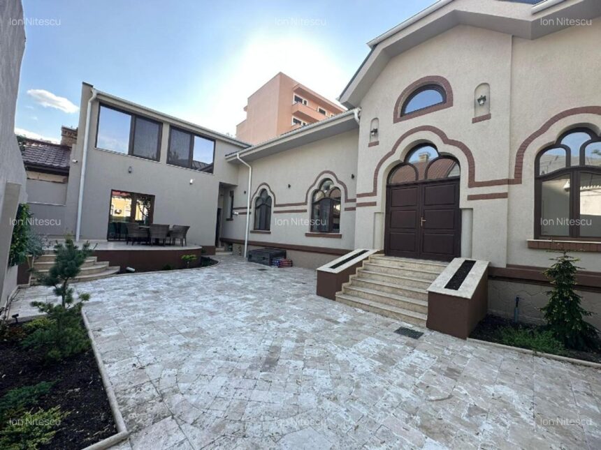galerie foto doua cladiri istorice din centrul constantei scoase la vanzare pentru 25 milioane de euro 6a38f4b62adc7