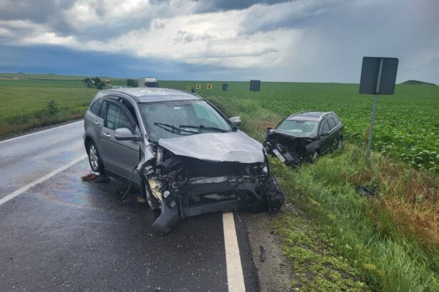 galerie foto video update trei barbati au ajuns la spital accident rutier la mihai viteazu au fost implicate doua autoturisme 6a251b54059e4