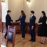 gavrila pot dupa consultarile cu nicusor dan ne disociem complet de comportamentul aur sustinem o formula pro occidentala pro americana unde noi sa fim partea pro romaneasca 6a3aa6c91950e