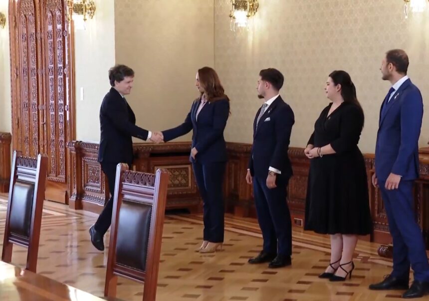 gavrila pot dupa consultarile cu nicusor dan ne disociem complet de comportamentul aur sustinem o formula pro occidentala pro americana unde noi sa fim partea pro romaneasca 6a3aa6c91950e
