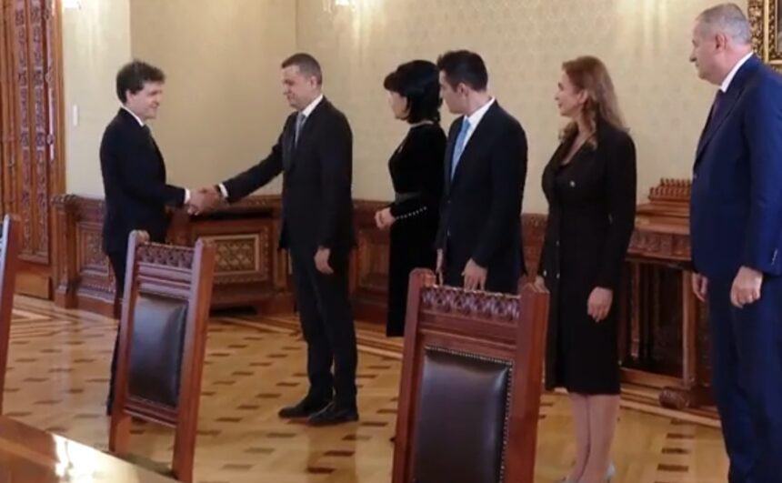 grindeanu dupa consultarile cu nicusor dan psd isi asuma guvernarea inclusiv functia de premier video 6a3a77da946fc