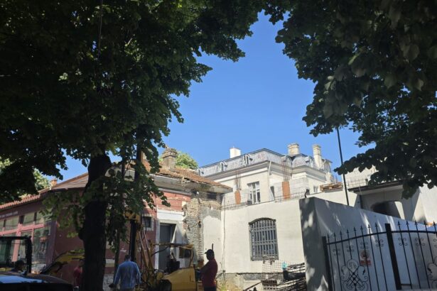 modificari importante in centrul orasului blocuri noi si cladiri vechi reconfigurate pe tomis tudor vladimirescu si ion banescu detalii 6a310bf659818