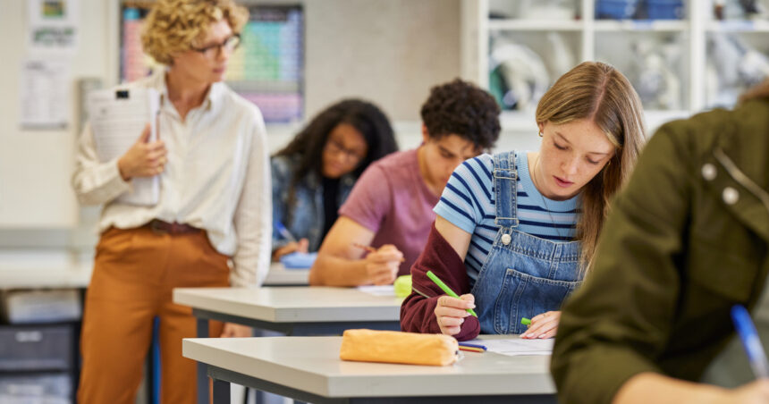 news alert proba la matematica si istorie de la bacalaureat 2026 amanata din cauza caniculei ministerul educatiei schimba calendarul examenului 6a4255998d57c