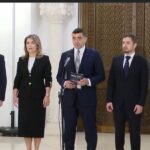 nicusor dan a avut viata grea cu simion la negocieri noi vrem premier aur daca presedintele va continua sa incalce vointa romanilor concluzia logica este ca trebuie sa ajungem la suspenda 6a3a7a3360c43