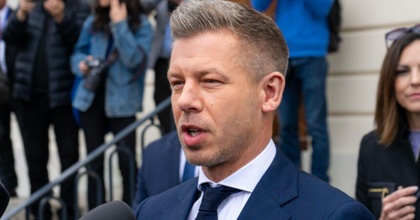 peter magyar numeste un critic al lui viktor orban la conducerea serviciilor de informatii 6a32722b79672