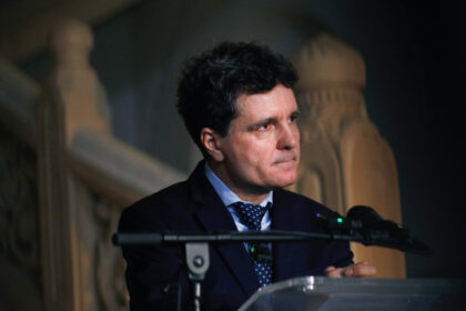 presedintele nicusor dan a cerut parlamentului reexaminarea modificarilor din legea minelor ce prevederi contesta 6a316361274de