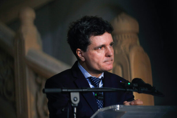 presedintele nicusor dan a cerut parlamentului reexaminarea modificarilor din legea minelor ce prevederi contesta 6a316361274de