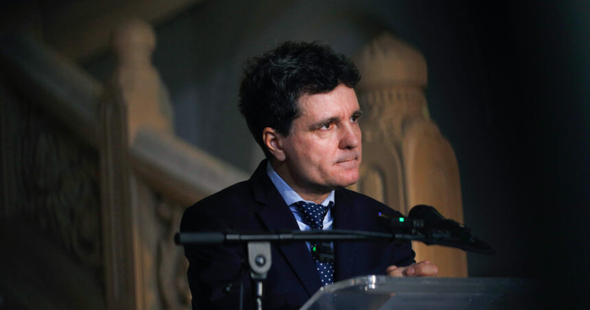 presedintele nicusor dan a cerut parlamentului reexaminarea modificarilor din legea minelor ce prevederi contesta 6a316361274de
