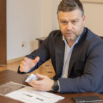 primarul capitalei a semnat contractele pentru puz urile drumurilor radiale 9 si 10 care vor lega sudul bucurestiului de autostrada a0 6a3cf7dabffec