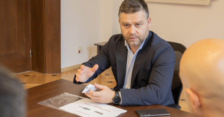 primarul capitalei a semnat contractele pentru puz urile drumurilor radiale 9 si 10 care vor lega sudul bucurestiului de autostrada a0 6a3cf7dabffec