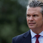 promoveaza o retorica belicoasa satul din normandia care s a opus participarii lui pete hegseth la o ceremonie de ziua z 6a2ee31e6598b