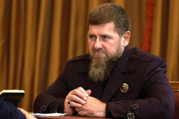 ramzan kadirov l a depasit pe leonid brejnev la numarul de decoratii ordine si medalii are si merite in stomatologie 6a323c0c28d77