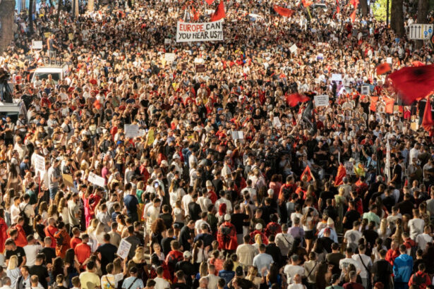 revolutia flamingo de ce revolta populara din albania inseamna mult mai mult decat un singur complex turistic de lux legat de trump 6a33805b82dac