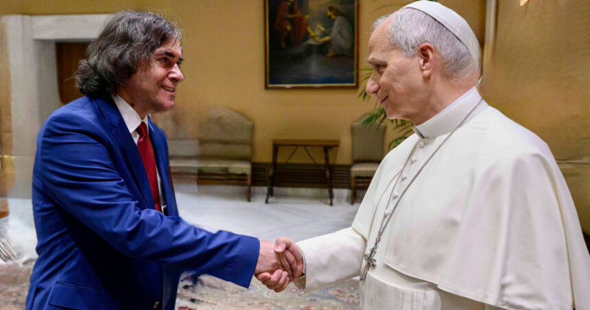 scriitorul mircea cartarescu a fost primit la vatican de papa leon al xiv lea 6a3cd41175e6b