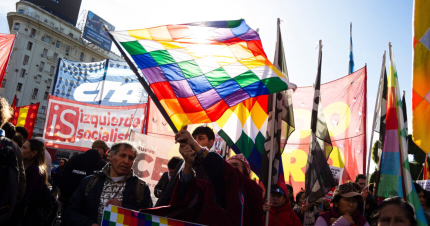 stare de urgenta in bolivia dupa saptamani de blocaje presedintele rodrigo paz trimite armata pe strazi 6a36435f43a42