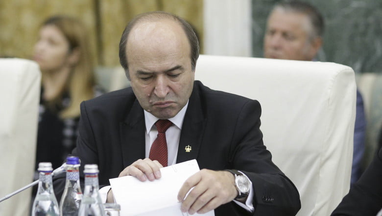 tudorel toader contrazice usr in cazul dominic fritz prefectul trebuie sa constate incetarea mandatului de primar 6a35c511c5c33