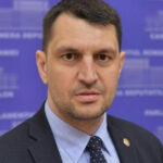 un deputat pnl ii cere lui adrian vestea sa participe la congresul extraordinar de ce fugem lasati delegatii sa decida 6a36584a303a1