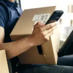 video cumparaturile online din afara ue se scumpesc de la 1 iulie romanii vor plati o noua taxa de 3 euro pentru fiecare articol din colet 6a437ef09e301