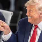 video eu sunt seful le a transmis donald trump liderilor adunati la summitul g7 cum au reactionat cei din sala 6a32917c78c5e