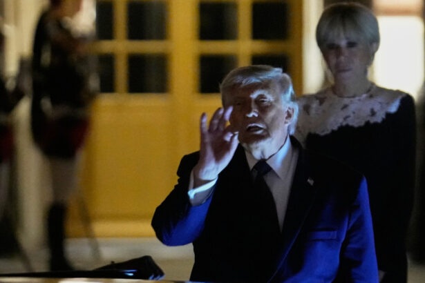 video momentul in care donald trump a semnat memorandumul de intelegere cu iranul in timpul cinei de la la versailles 6a338aed15110