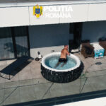 video momentul in care un roman urmarit international este saltat de politisti dintr o piscina gonflabila de pe terasa apartamentului sau 6a3fab91c5319
