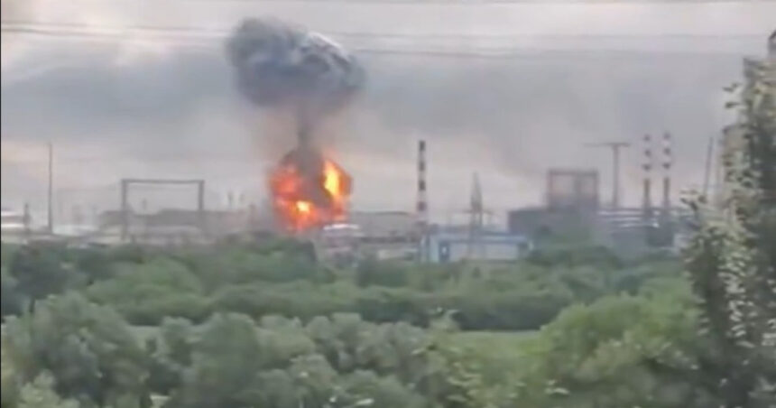 video rafinaria de petrol din moscova a fost din nou atacata de dronele ucrainene explozie uriasa in capitala rusiei 6a33921162496