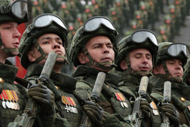 video rusia cauta soldati pentru ucraina razii ale politiei militare in centrul tarii nu ne dau nici cinci minute sa ne luam ramas bun 6a35344cd3049