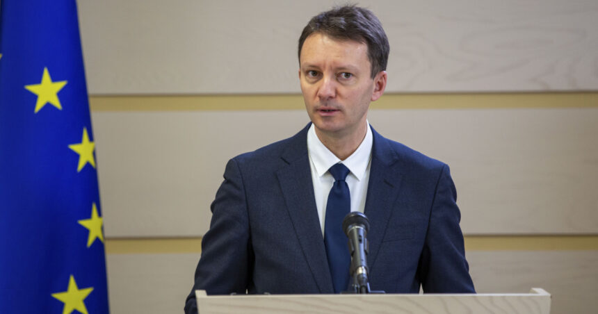 video siegfried muresan atac la sorin grindeanu va fi intotdeauna premierul oug 13 incapabil sa castige increderea pentru romania 6a422465a5f07