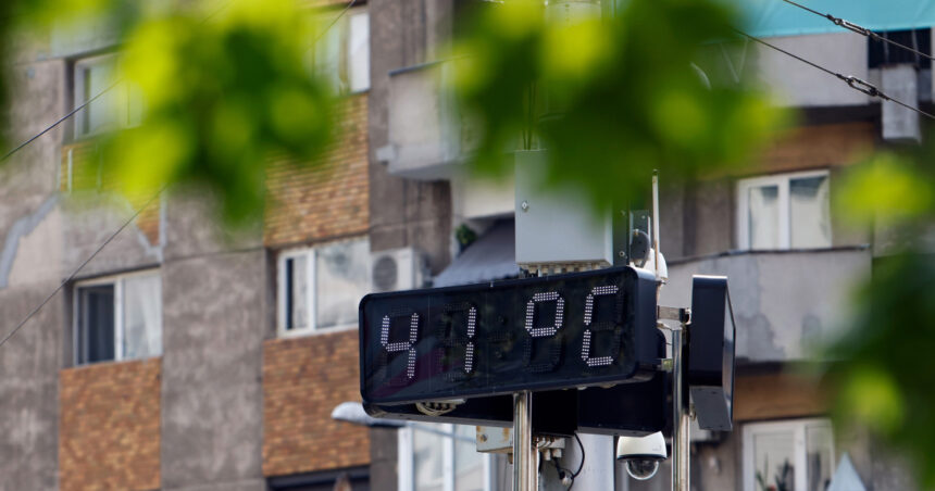 video temperaturi sufocante in aproape toata tara anm extinde codul rosu de canicula unde vor fi 41 de grade harta 6a4208b8613c9